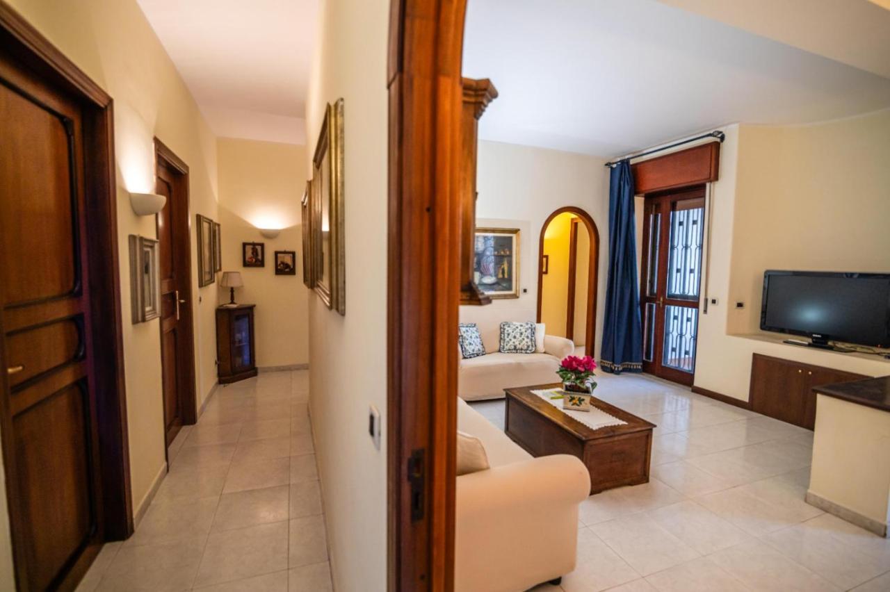 Courrier-House Apartment อาชิ กัสเตลโล ภายนอก รูปภาพ