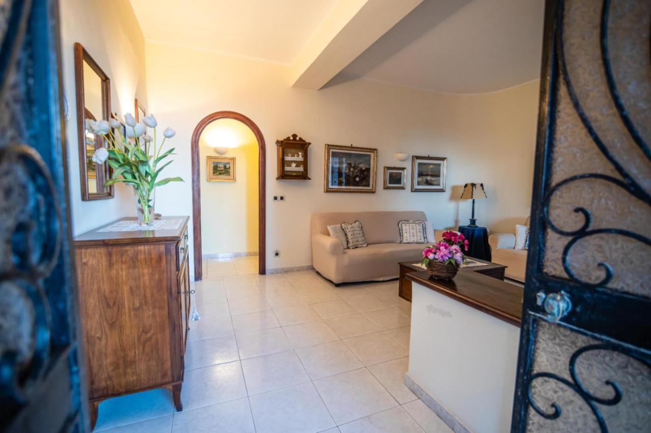 Courrier-House Apartment อาชิ กัสเตลโล ภายนอก รูปภาพ